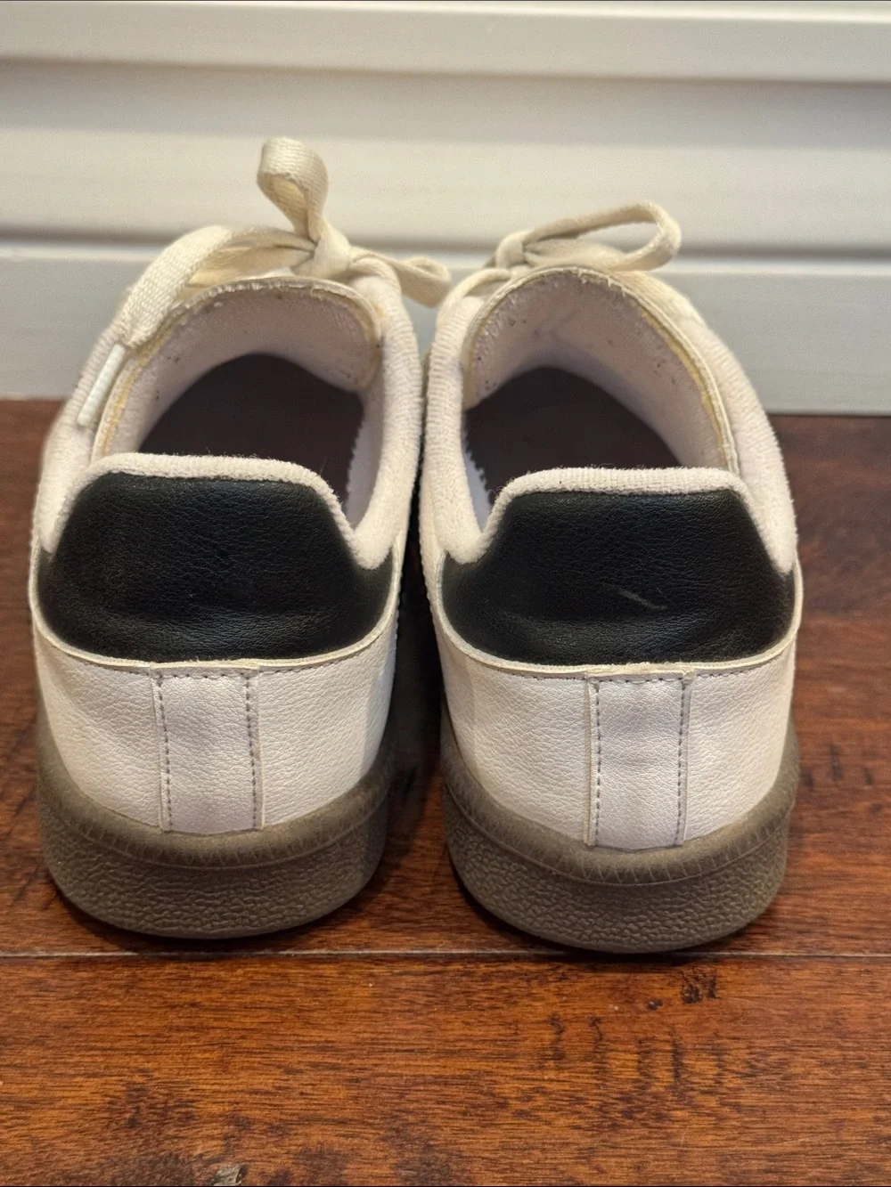 Classic White and Black Woman’s Athletic Sneakers size 6.5